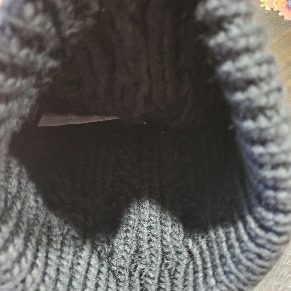 The North Face Womens OH mega pom faux fur beanie cable knit hat black - Picture 6 of 6
